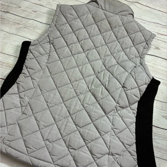 Women’s Large Sleeveless Andrew Marc Gray Quilted Vest Black Ribbed Stretch Trim - Picture 14 of 14